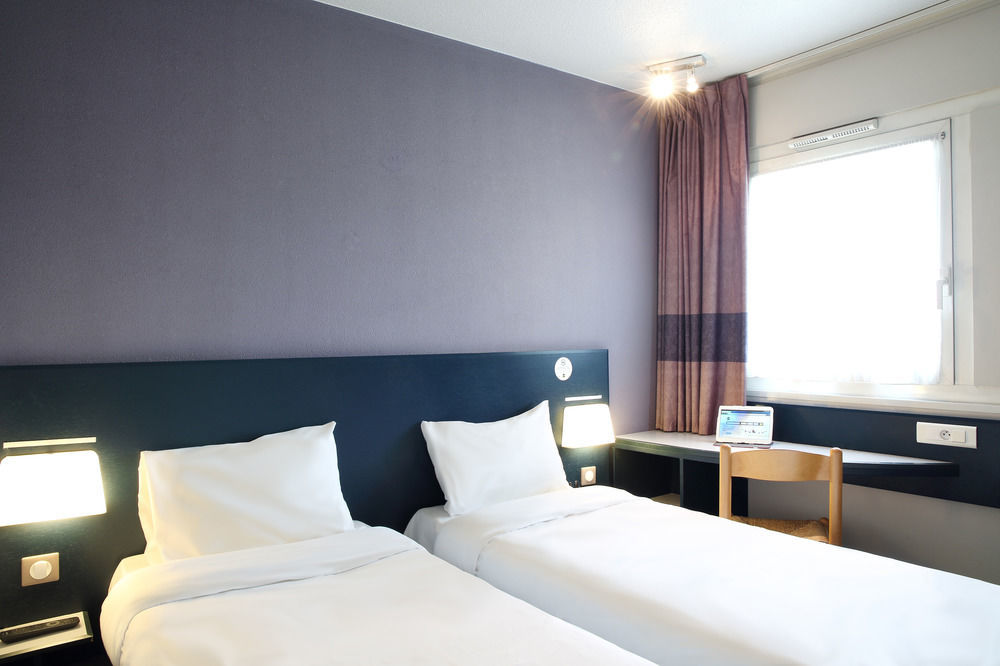 B&B Hotel Hyeres Exterior photo