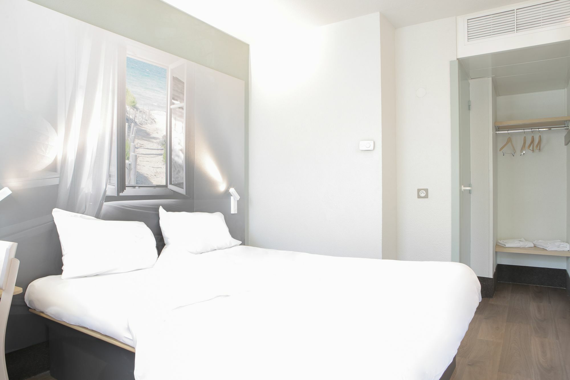 B&B Hotel Hyeres Exterior photo
